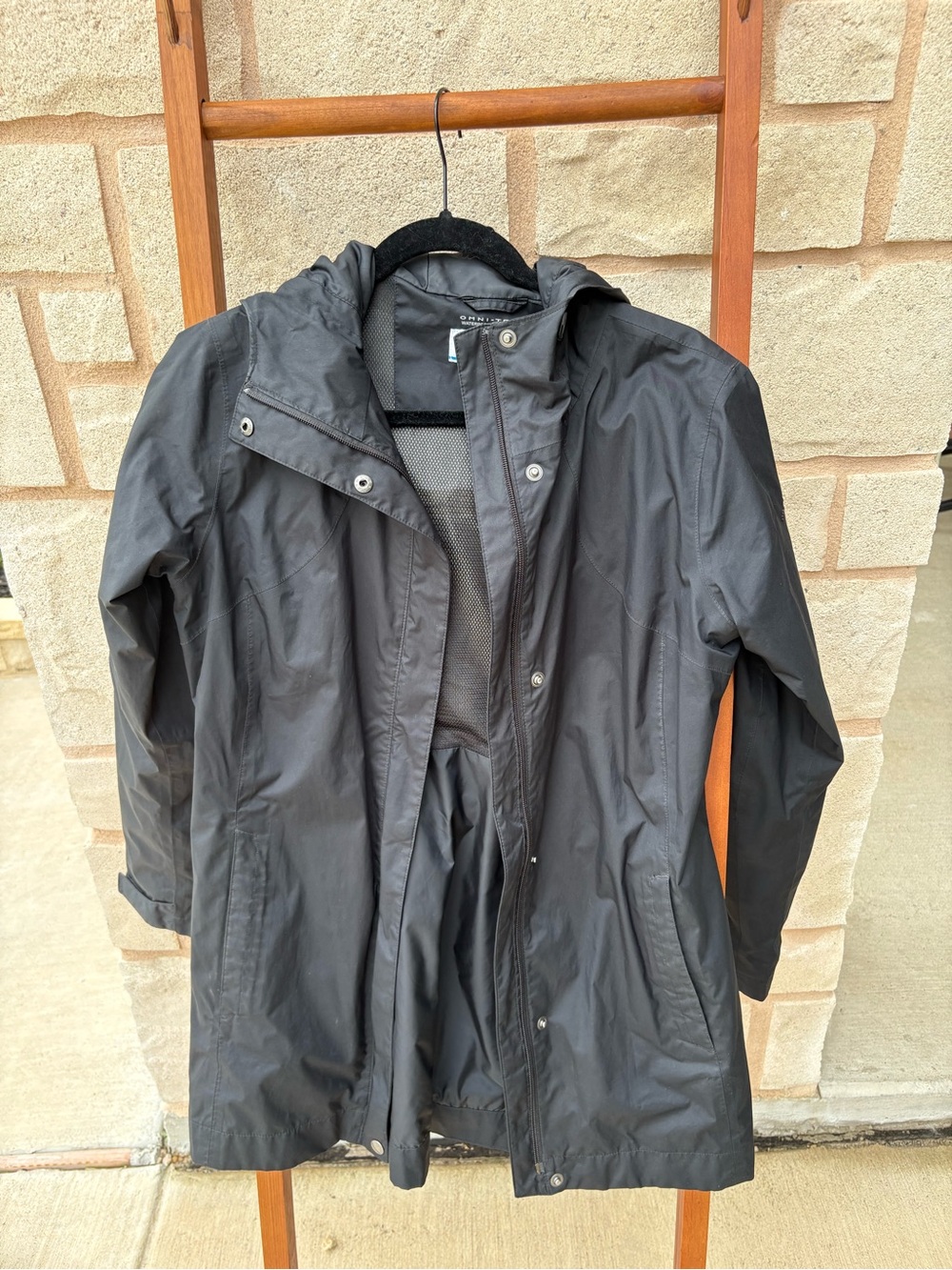 Columbia Men’s Black Hooded Raincoat